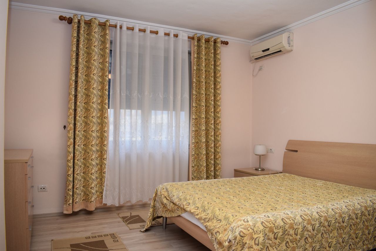 Appartamento in affitto a  Tirana,con 3 camere 