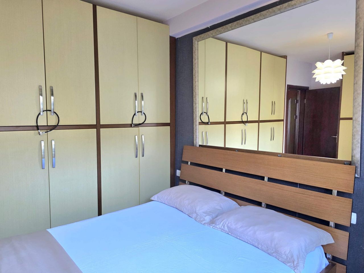 12 Shkembi i Kavajes, Durres 2008 