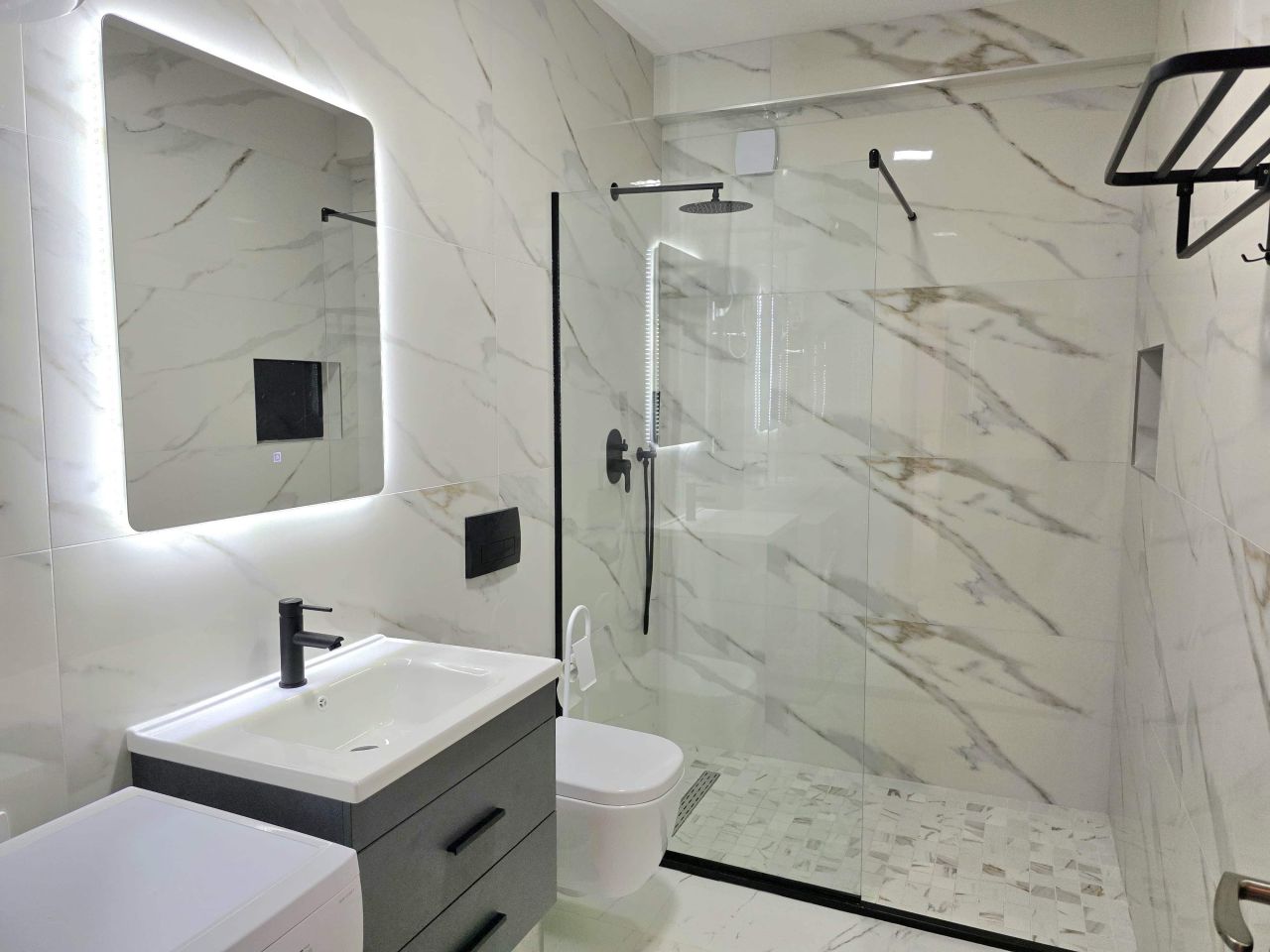 12 Shkembi i Kavajes, Durres 2008 