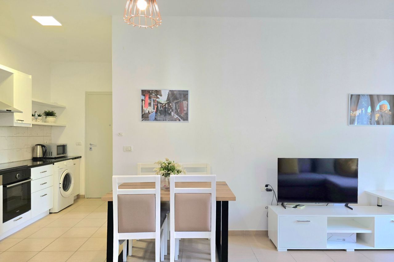 21 Lura 2 Resort, Gjiri i Lalzit, Durres 2001