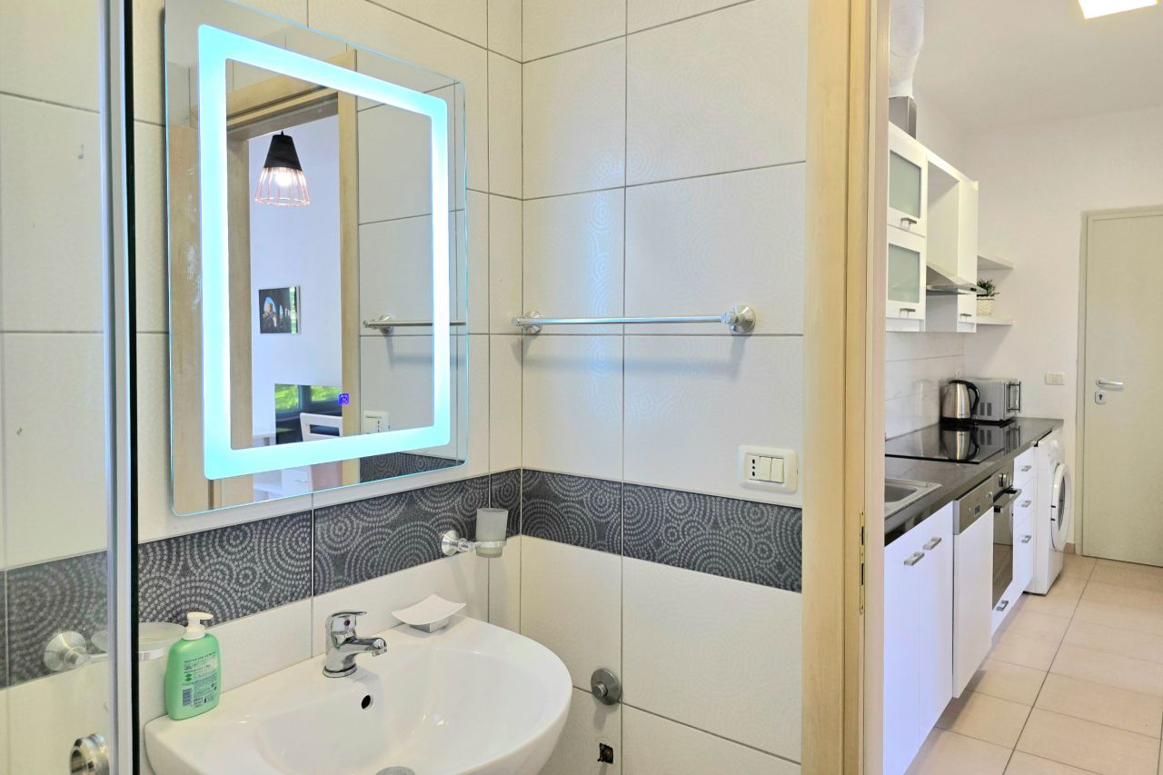 21 Lura 2 Resort, Gjiri i Lalzit, Durres 2001