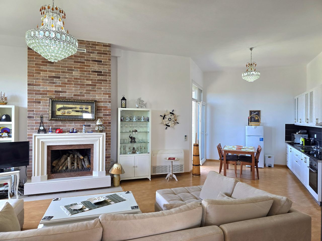 21 Gjiri I Lalzit, 2015, Durres