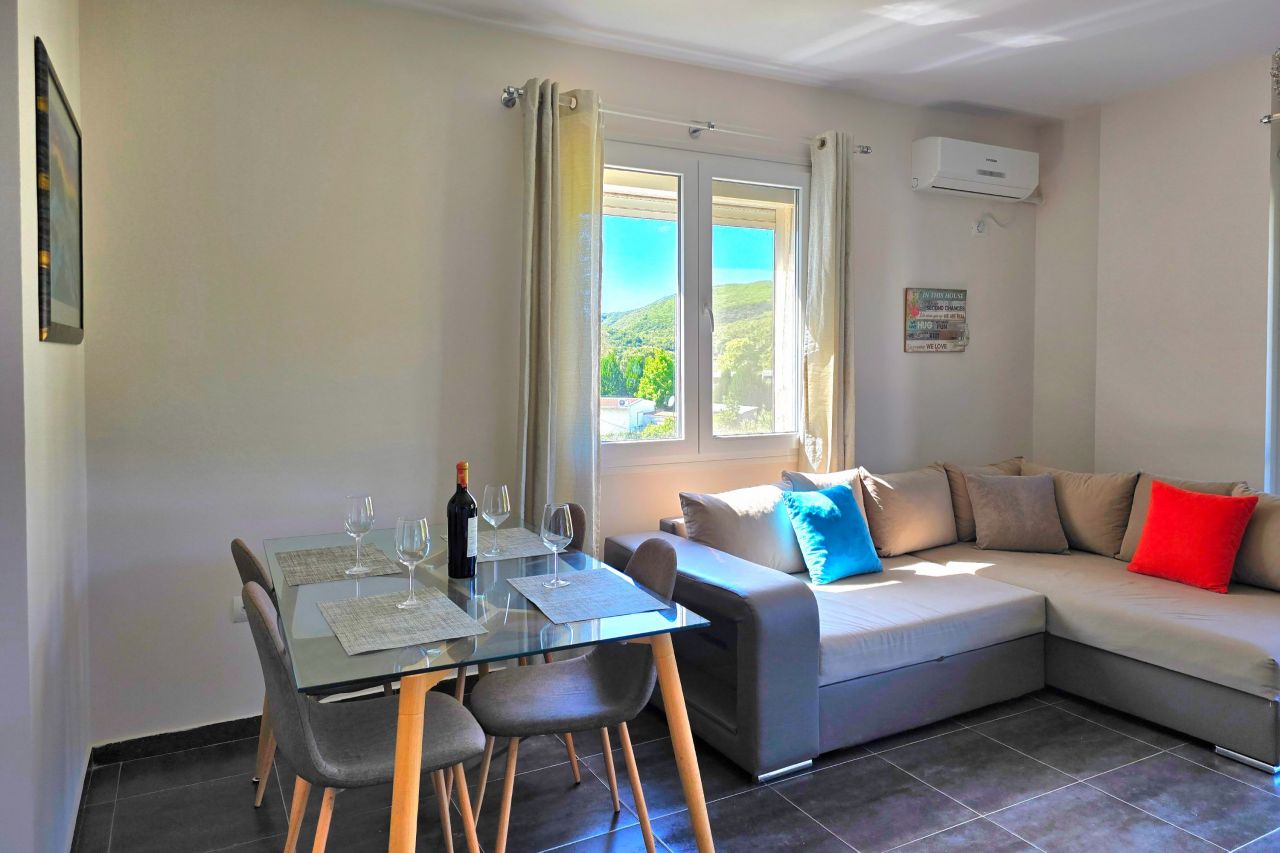 21 Lalzit Bay, 2015, Durres, Albania 