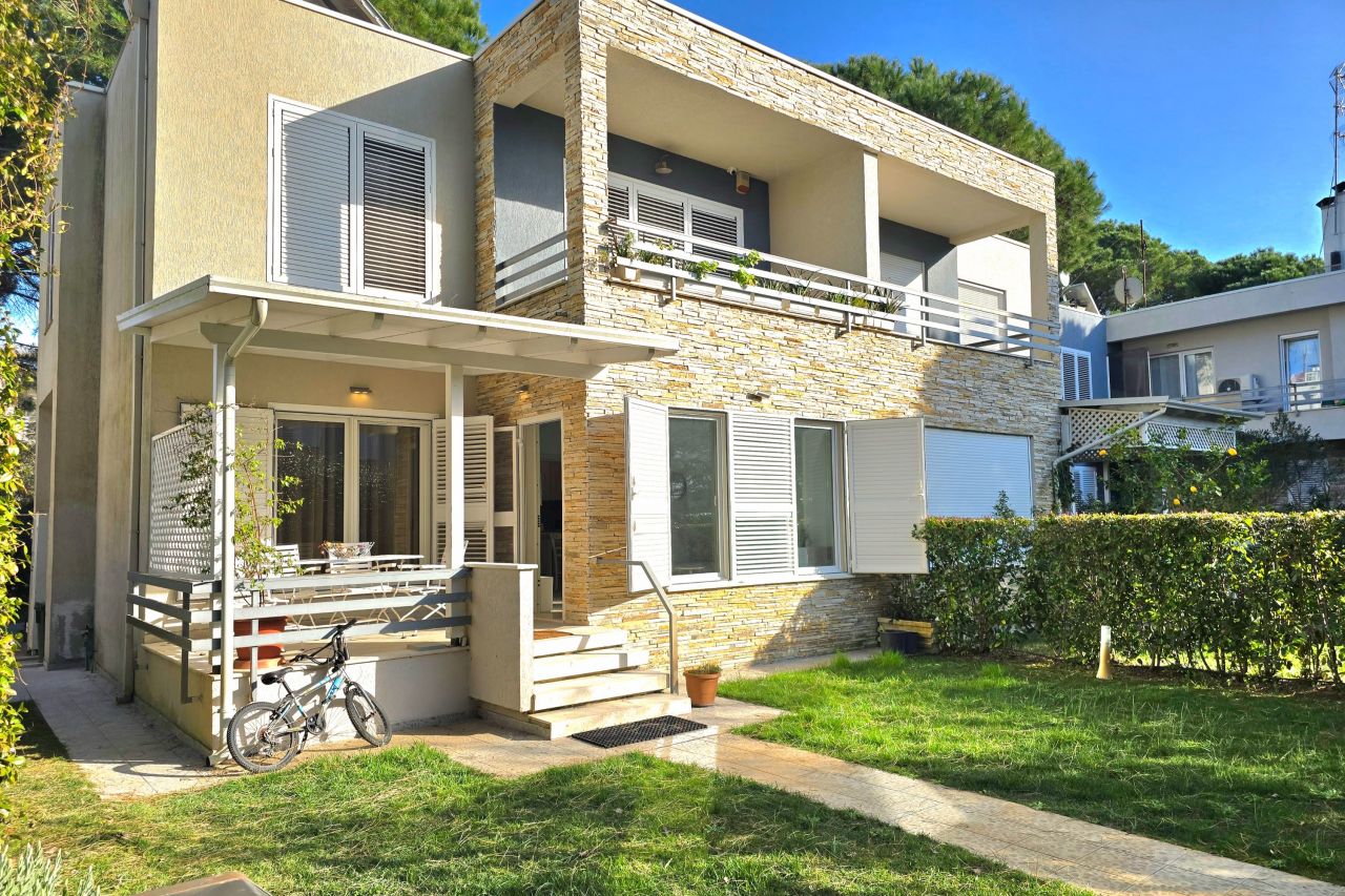 Vacation Apartment With Garden In Lalzit Bay Durres