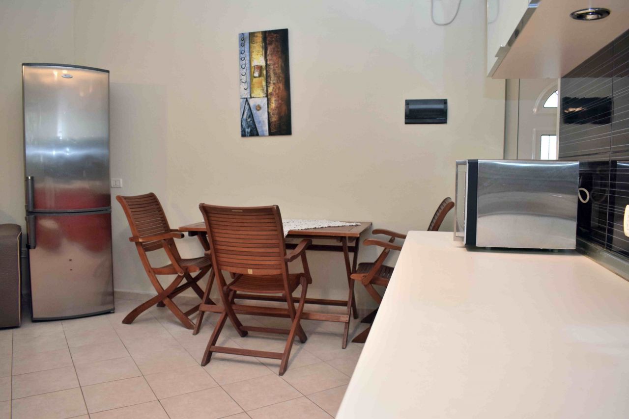 Appartamento Con Due Camere da Letto Per le Vacanze Affitto a Gjiri Lalzit