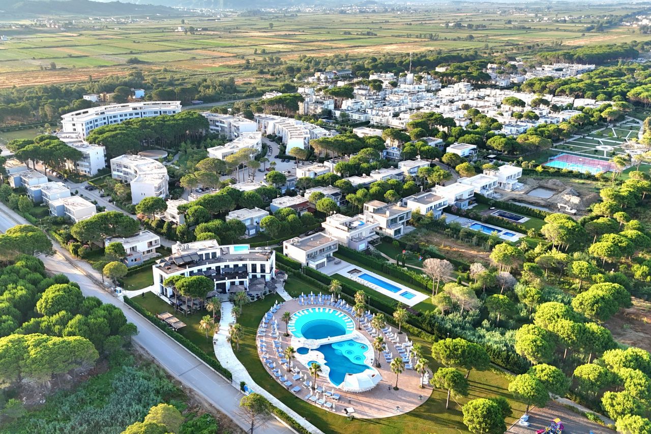 21 Lura 1 Resort, Gjiri i Lalzit, Durres 2015