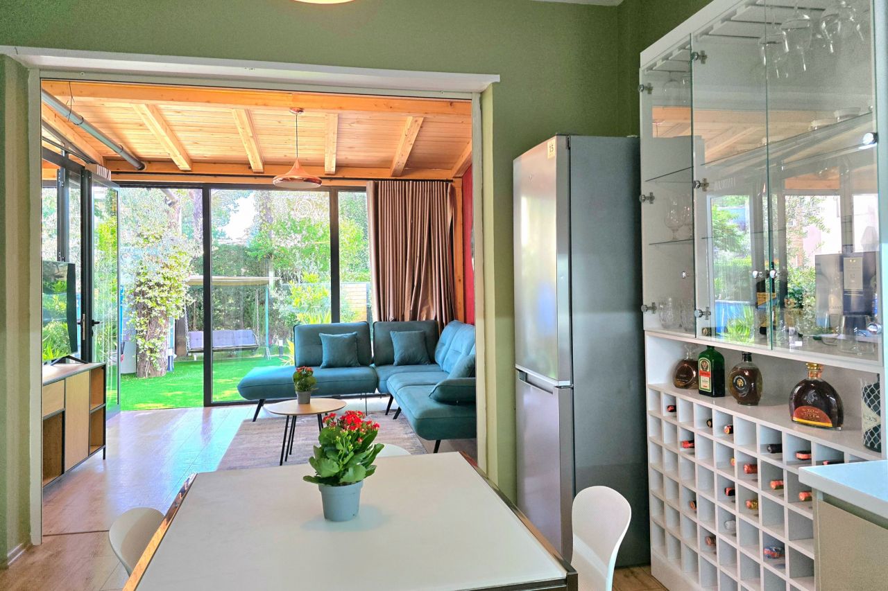 Floral Apartament Lura 3, Gjiri i Lalzit