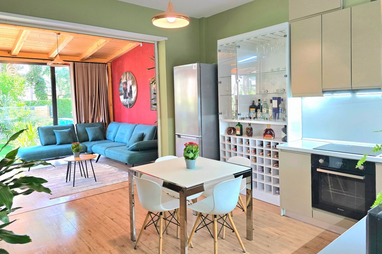 Floral Apartament Lura 3, Gjiri i Lalzit