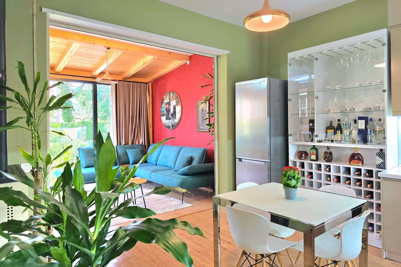 21 Lalzit Bay, 2015, Durres, Albania