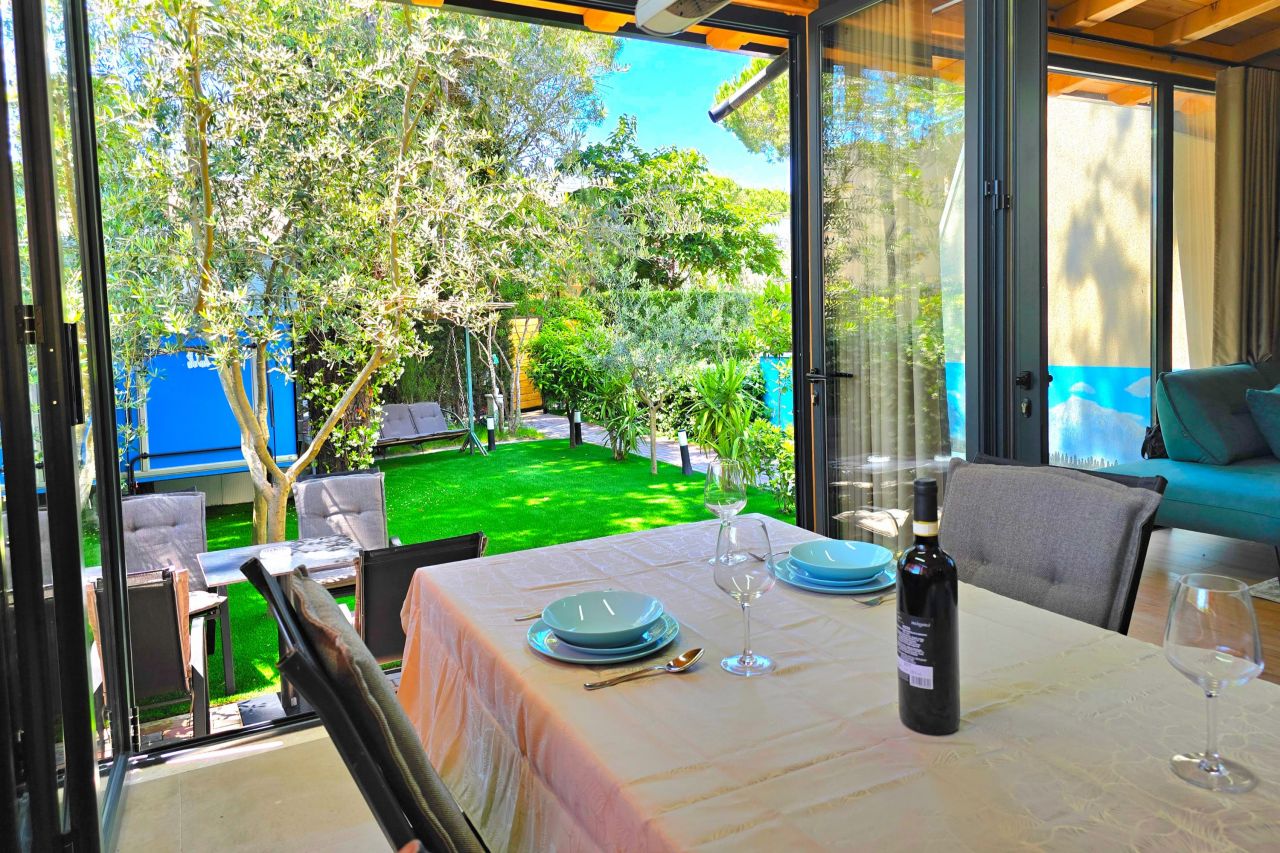 Floral Apartament Lura 3, Gjiri i Lalzit