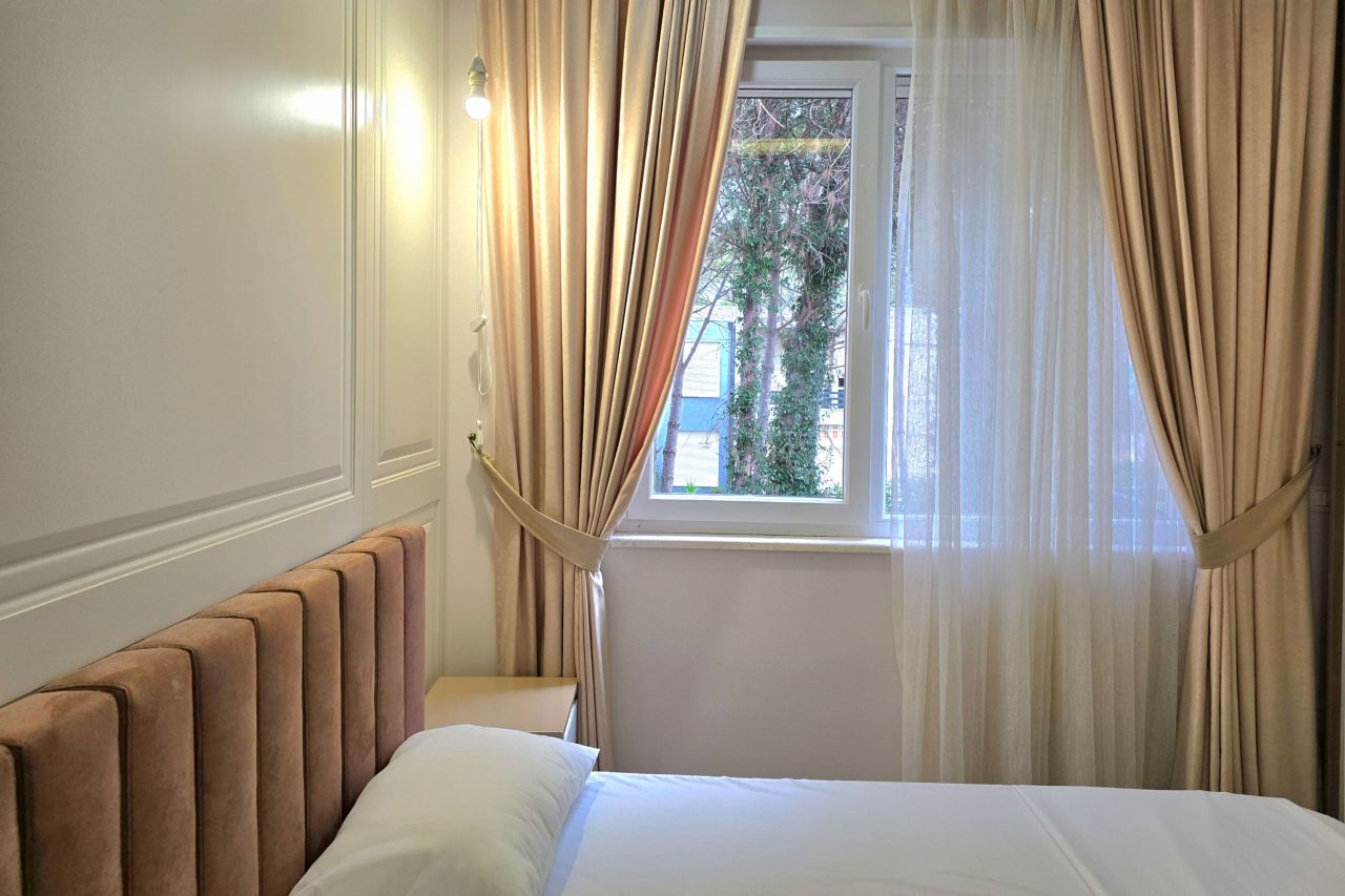 21 Lalzit Bay, 2015, Durres, Albania