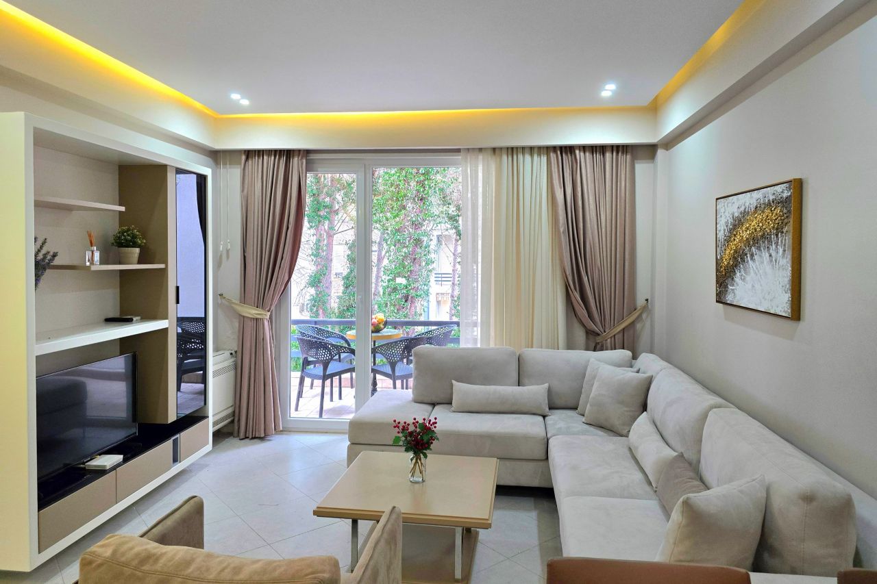 21 Lalzit Bay, 2015, Durres, Albania