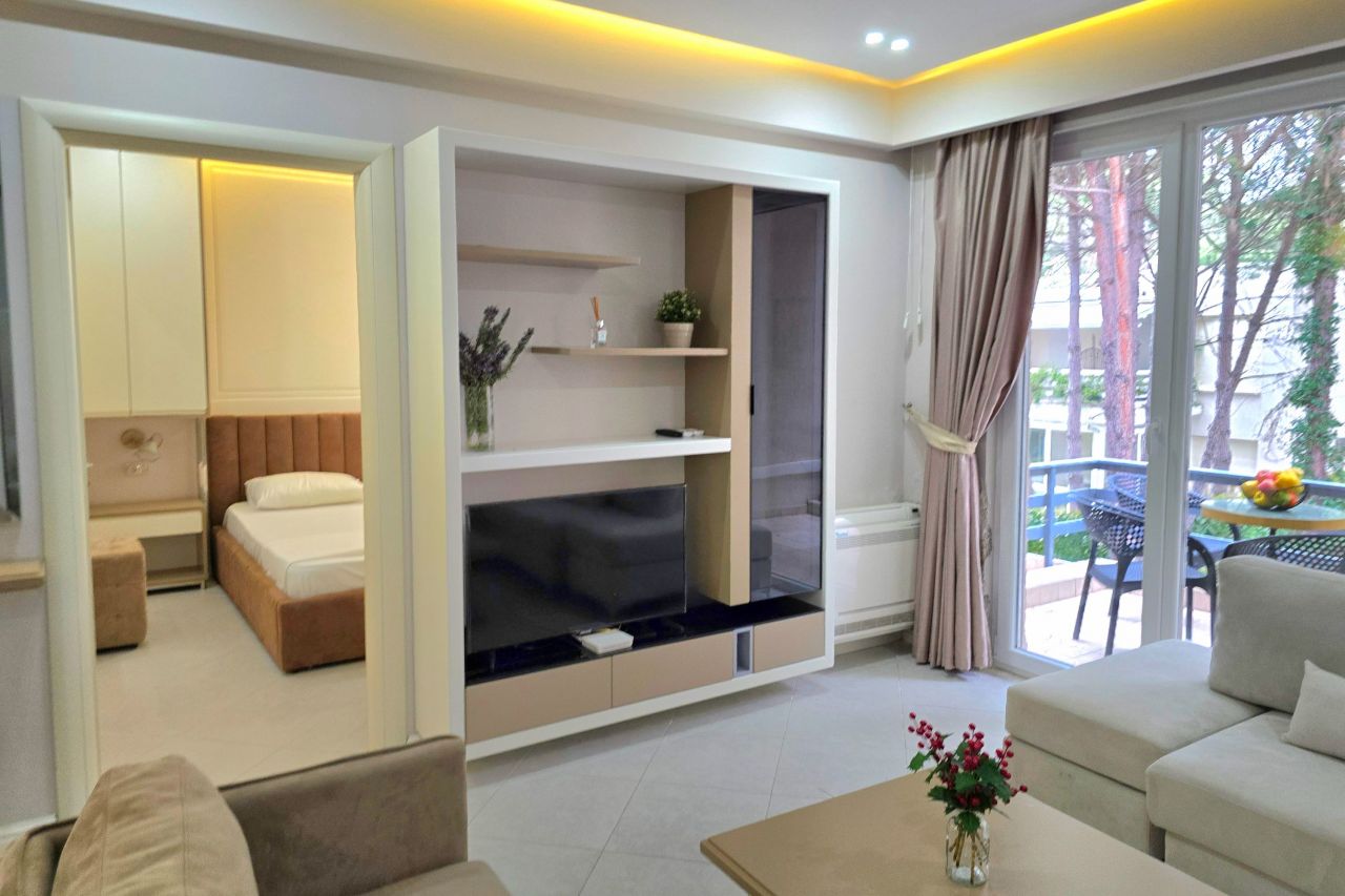 21 Lalzit Bay, 2015, Durres, Albania