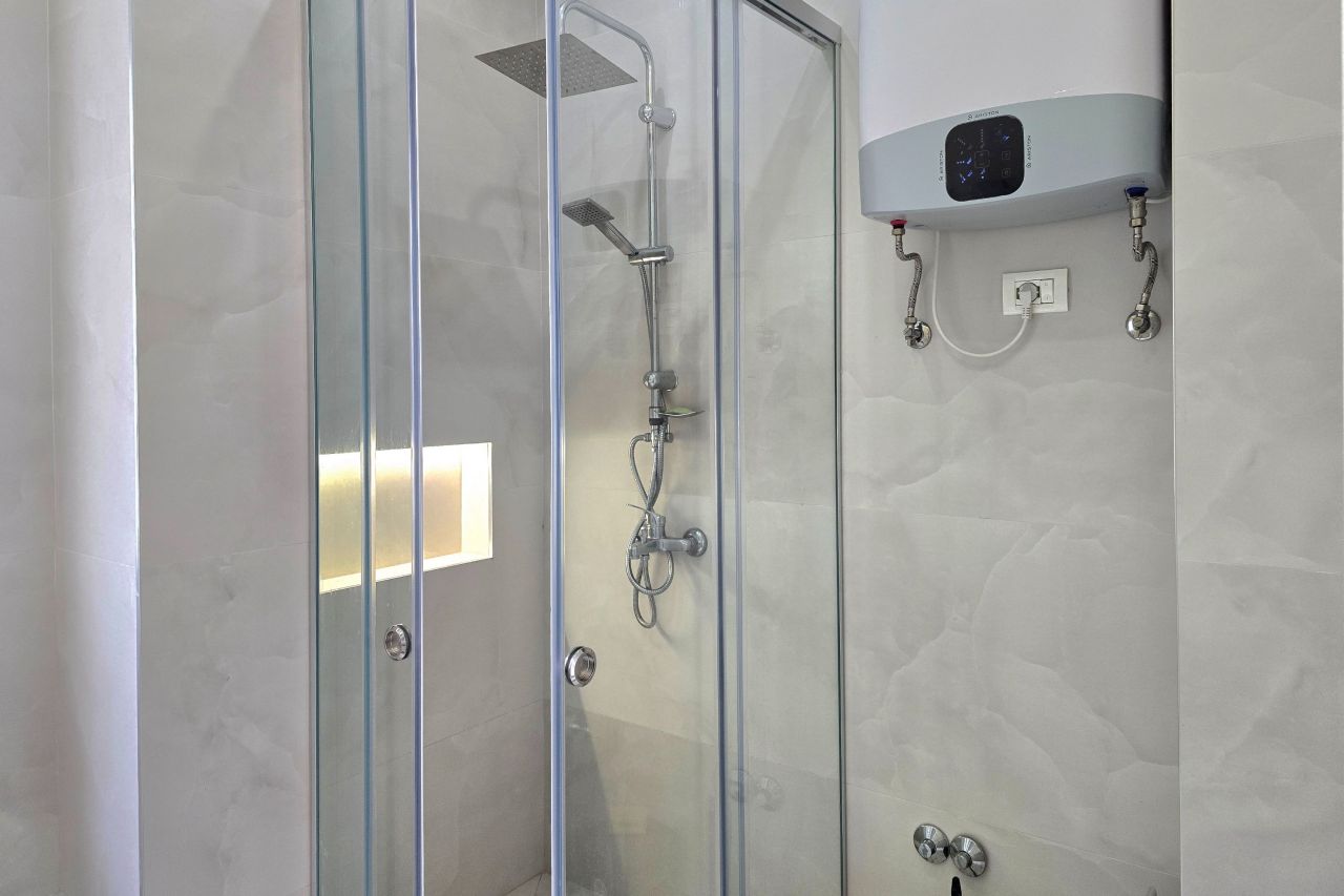 21 Lalzit Bay, 2015, Durres, Albania