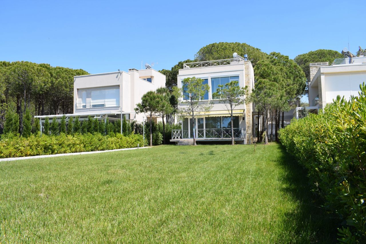 Romslig Moderne Villa på Lura 3 Resort