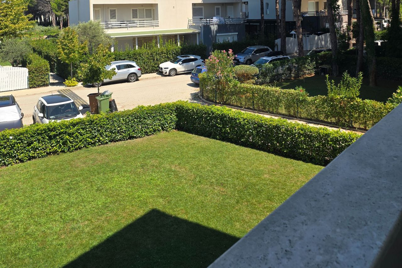 21 Lalzit Bay, 2015, Durres, Albania