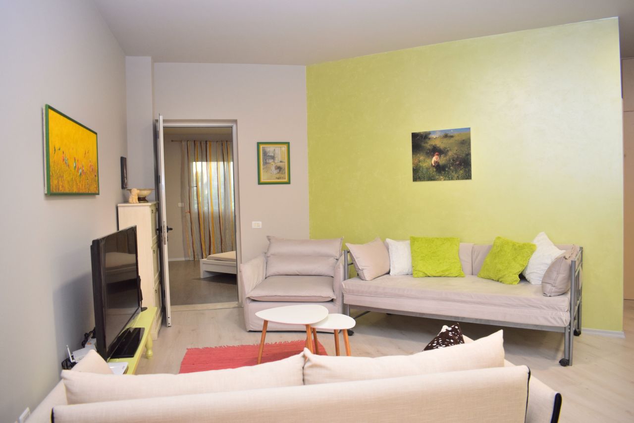 Appartamento con Giardino in Affitto al Lura 1 Resort a Gjiri i Lalzit