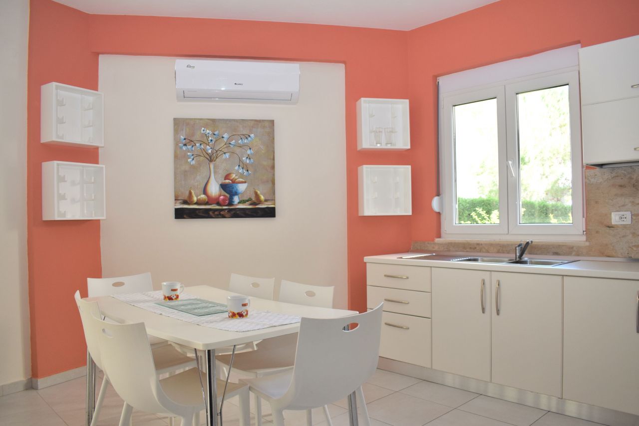 Vacation House With Garden For Rent Durres