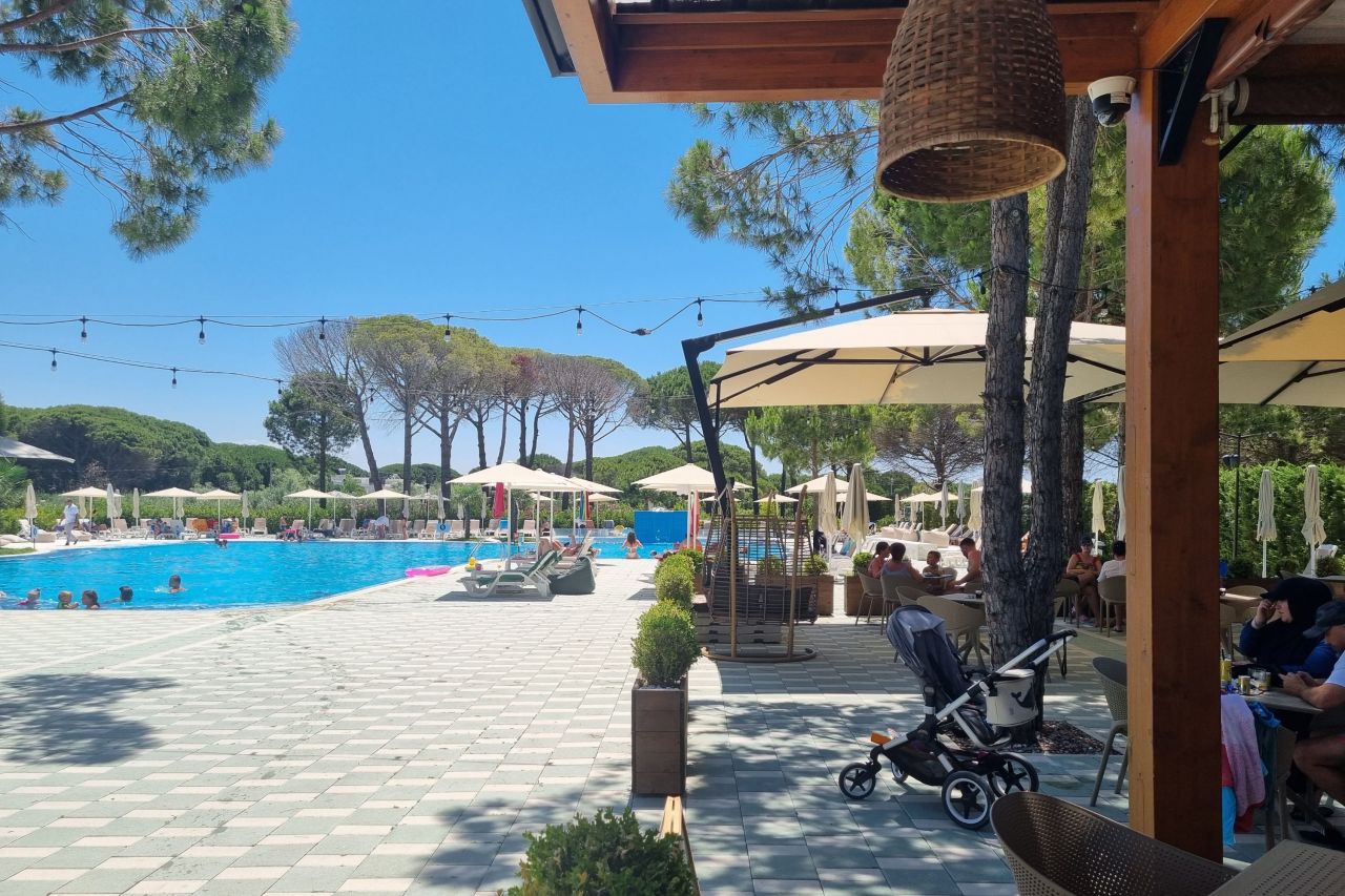 ​Wunderbare Ferienvilla in Albanien zu vermieten in Lalzit Bay Perla Resort