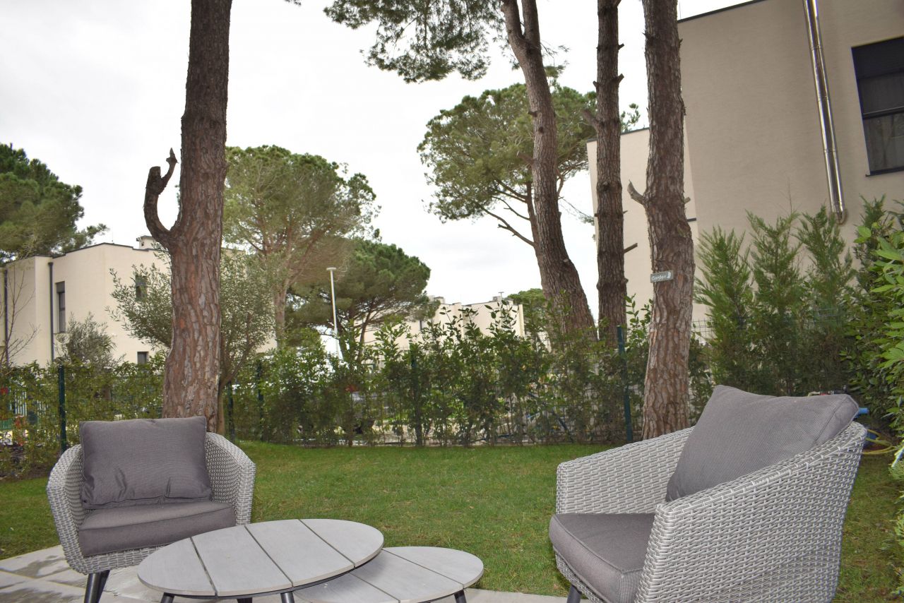 ValaMar Apartment With Garden For Rent In Gjiri Lalzit
