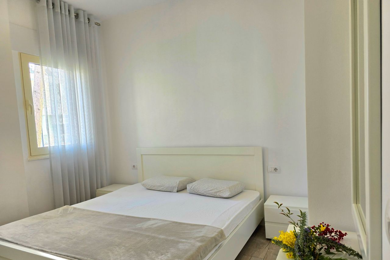 Kiadó Apartman A Perla Resort Lalzit Bay Albániában, Erkéllyel és Panorámás Kilátással