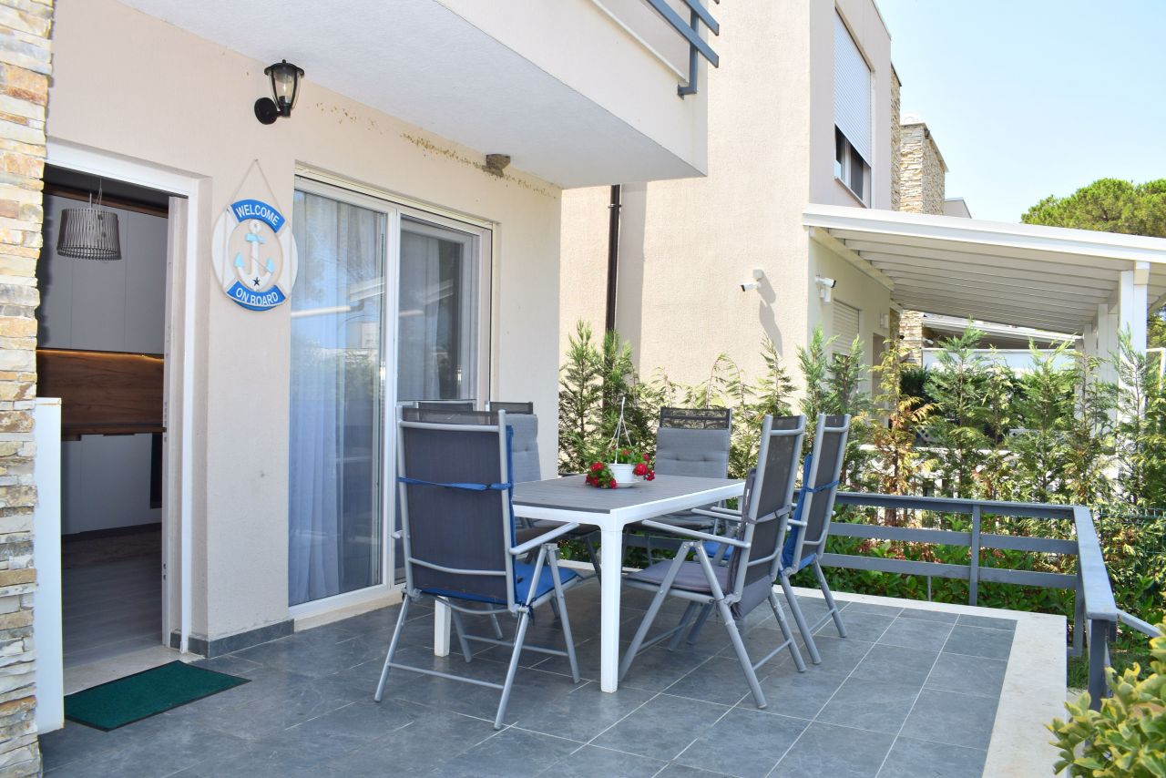 Ferienhaus Zu Vermieten In Lalzit Bay Albanien, Nahe Am Strand Und Mit Allen Einrichtungen In Der Nähe