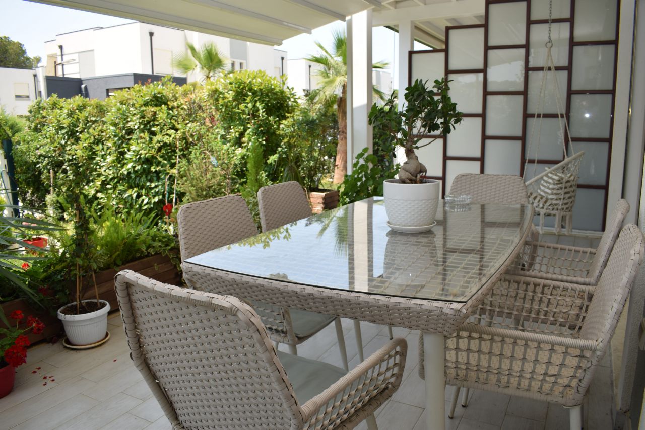 Nyaralás Bérelhető Villa a Perla Resortban a Lalzit-öbölben