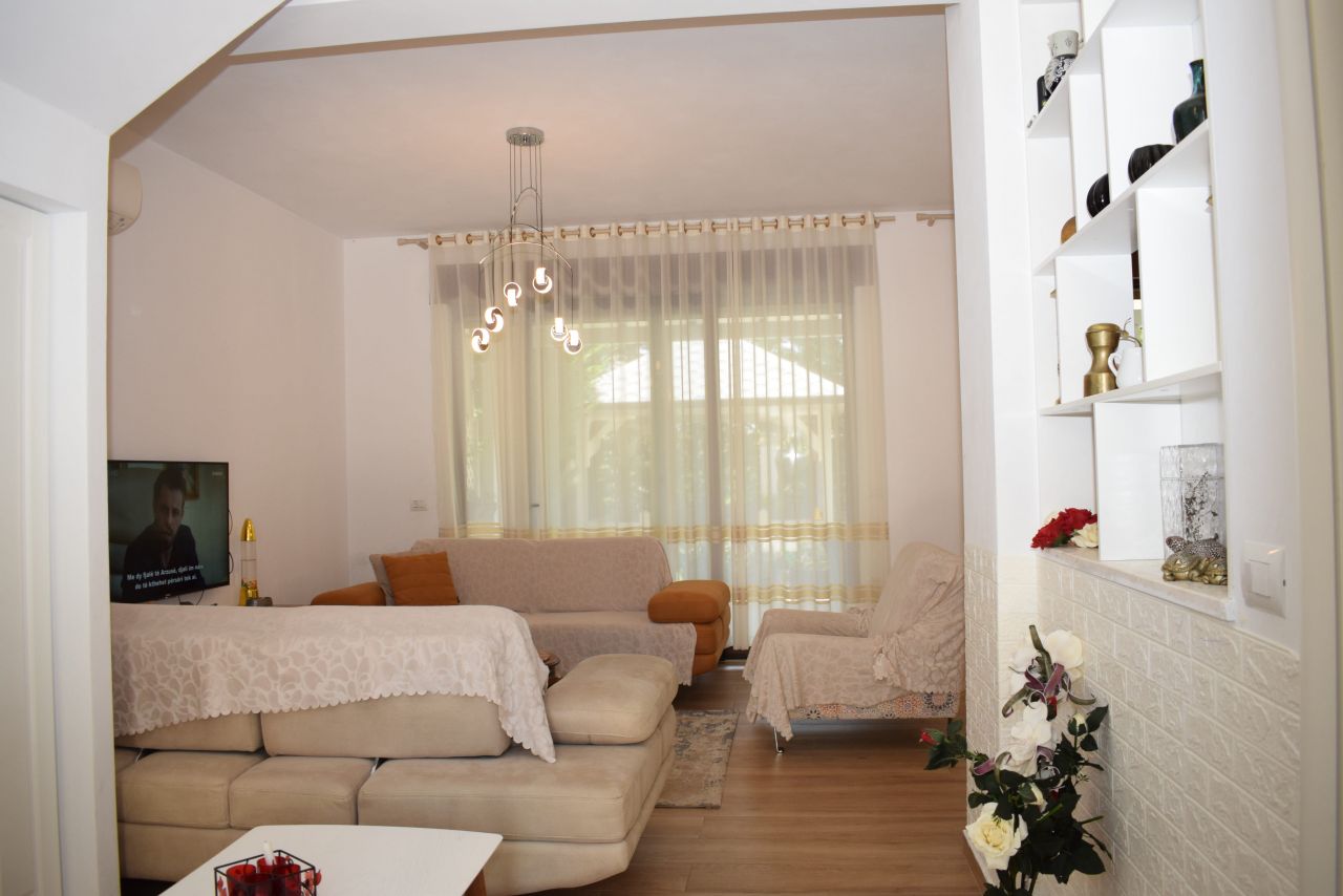 Ferienvilla Mit Drei Schlafzimmern Und Einem Garten Im Perla Resort In Lalzit Bay Durres Albania