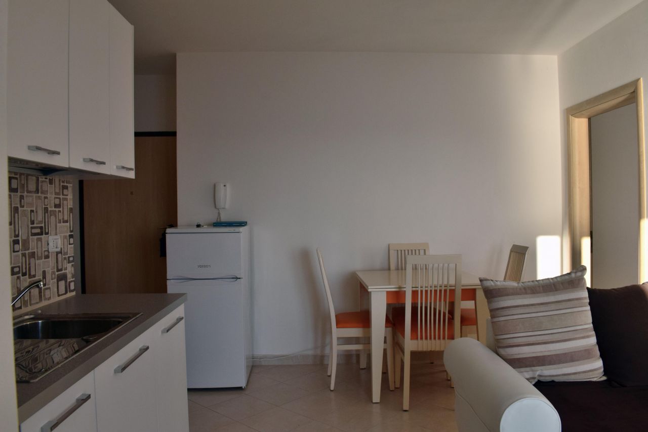 Két hálószobás apartman eladó Durres-ben. Apartmanok tengerre néző kilátással Albániában.