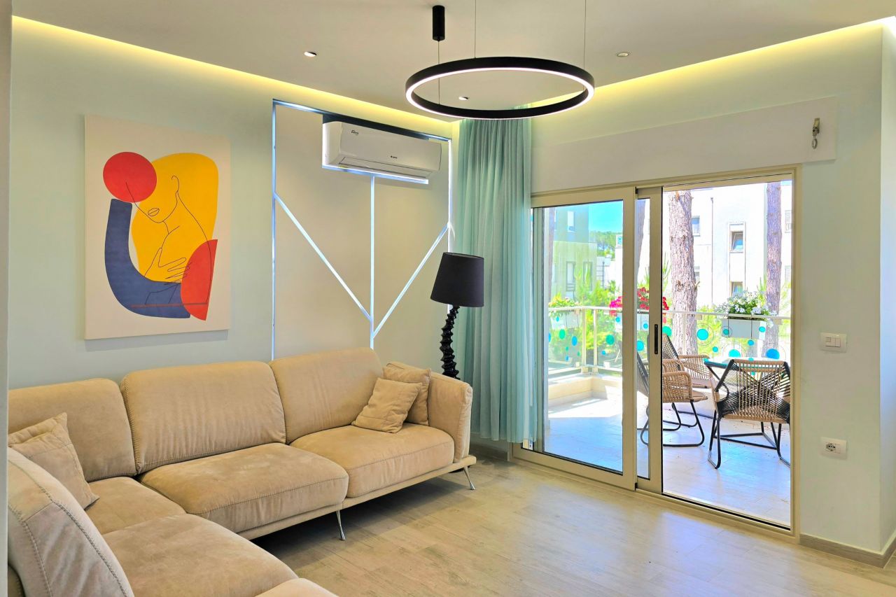 21 Lalzit Bay, 2015, Durres 