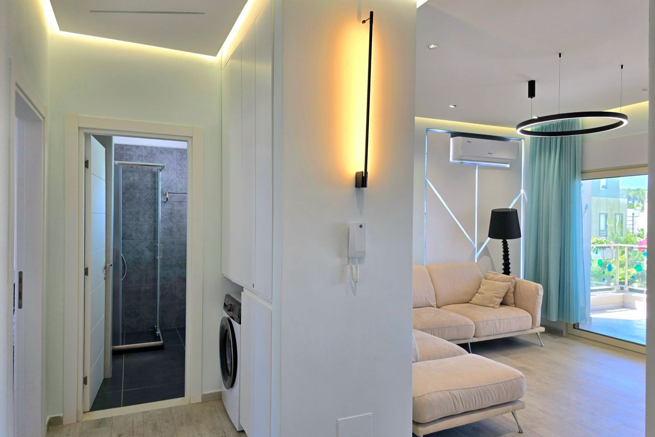 21 Lalzit Bay, 2015, Durres 