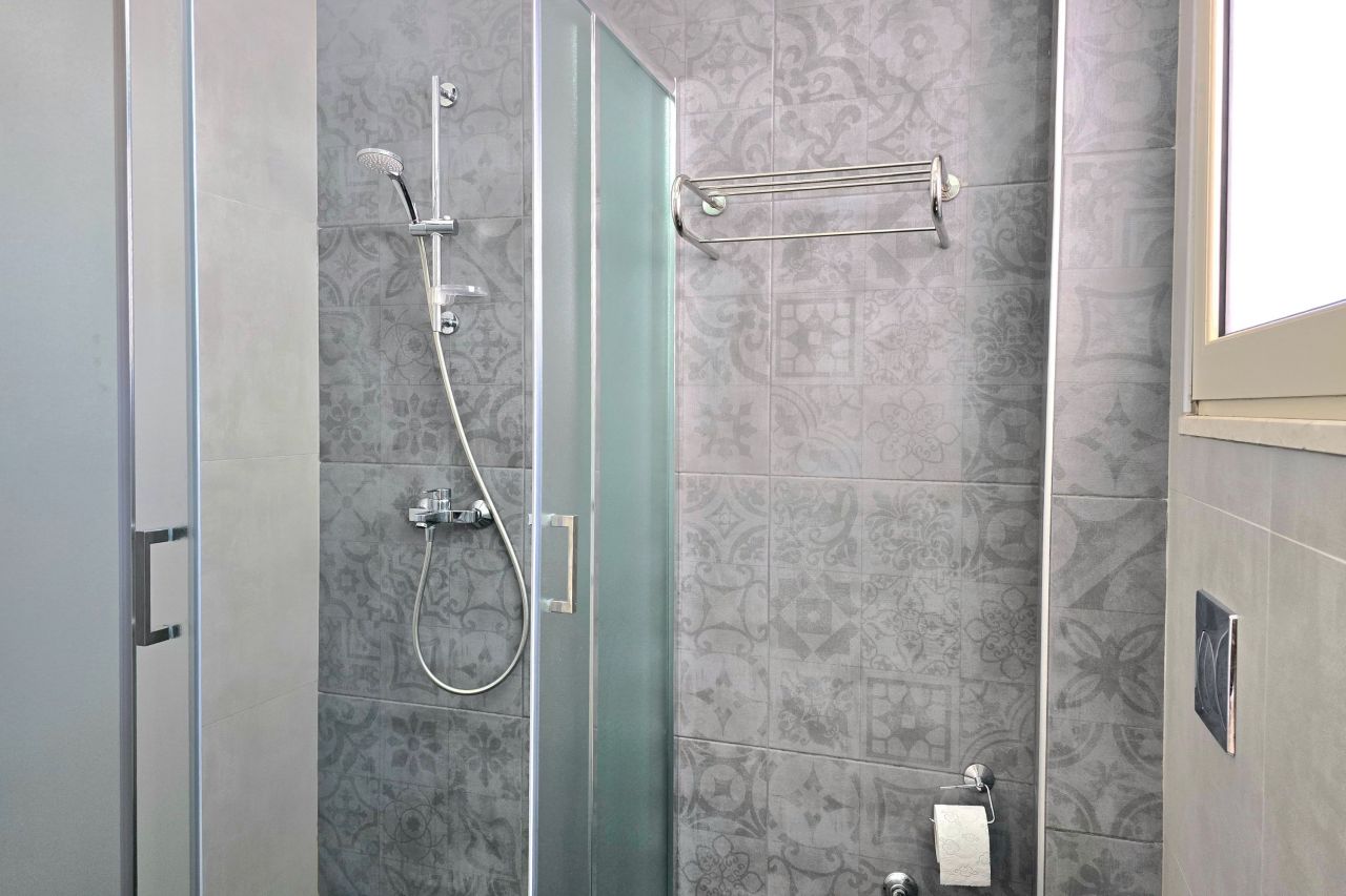 21 Lalzit Bay, 2015, Durres 