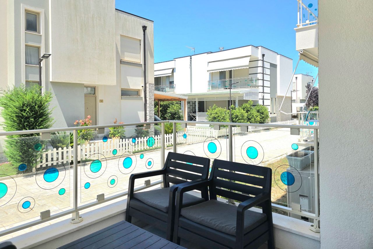 Leilighet Med Ett Soverom Til Salgs I Det Inngjerdede Samfunnet Perla Resort Lalzit Bay