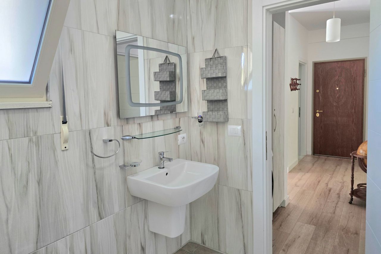 21 Lalzit Bay, 2015, Durres, Albania