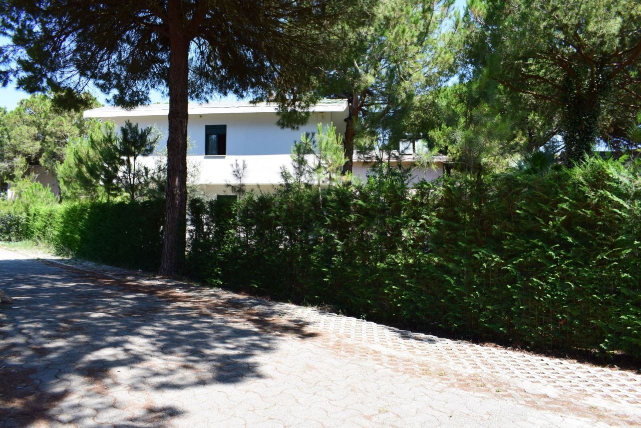 Villa zu vermieten in Gjiri Lalzit im Lura 1 Resort Durres Direkt an der Adria