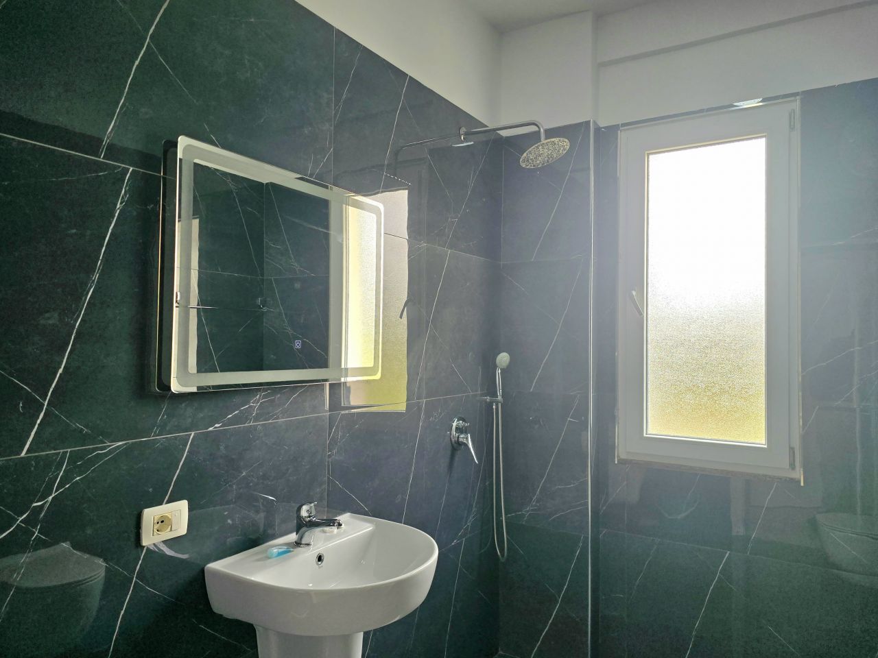 Studioleilighet Til Salgs Nær Sjøen I Lalzitbukta Durrës Albania