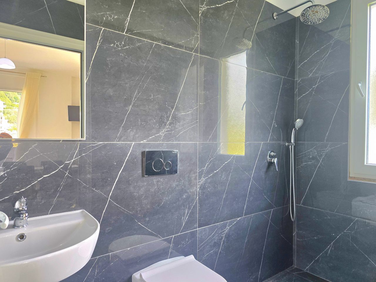 Nieruchomości W Lalzit Bay Durres Albania Kawalerka Na Sprzedaż