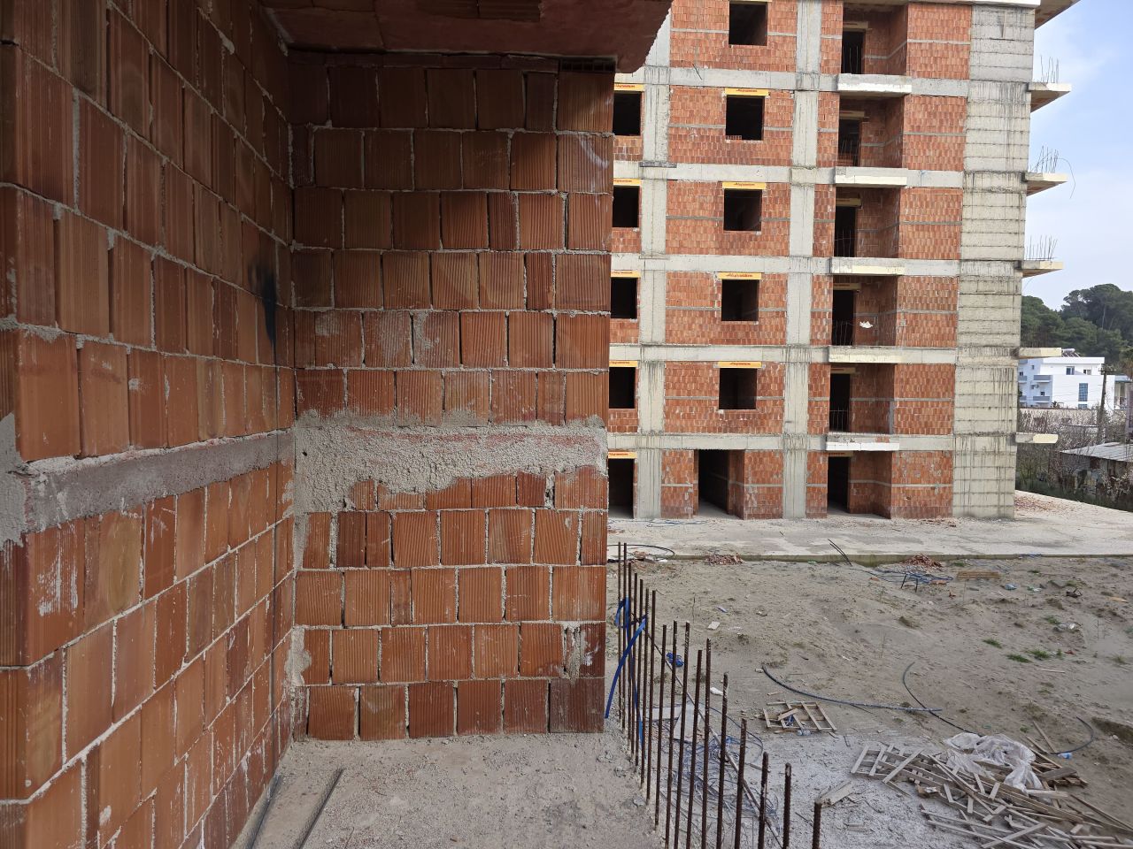 Appartamento con due camere da letto e ampia veranda in vendita Golem Durazzo Albania