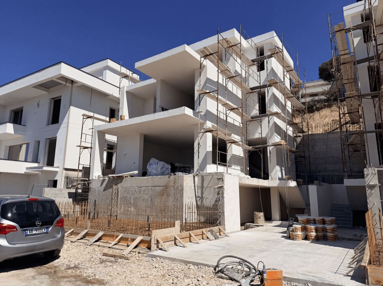 Villa In Vendita Con Piscina A Golem Albania