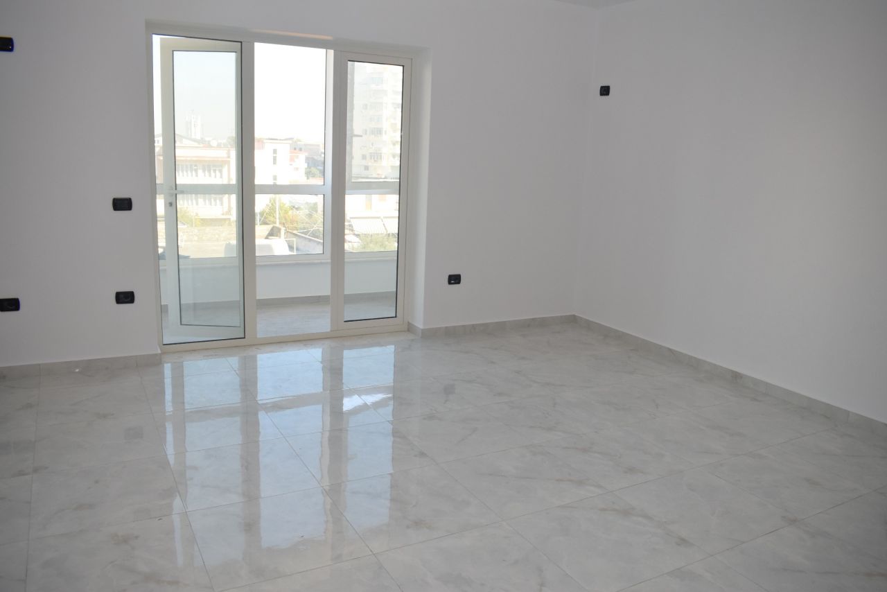 Apartament Per Shitje Ne Durres Shqiperi, Ndodhet Ne Nje Zone Te Qete, Me Te Gjitha Facilitetet Prane