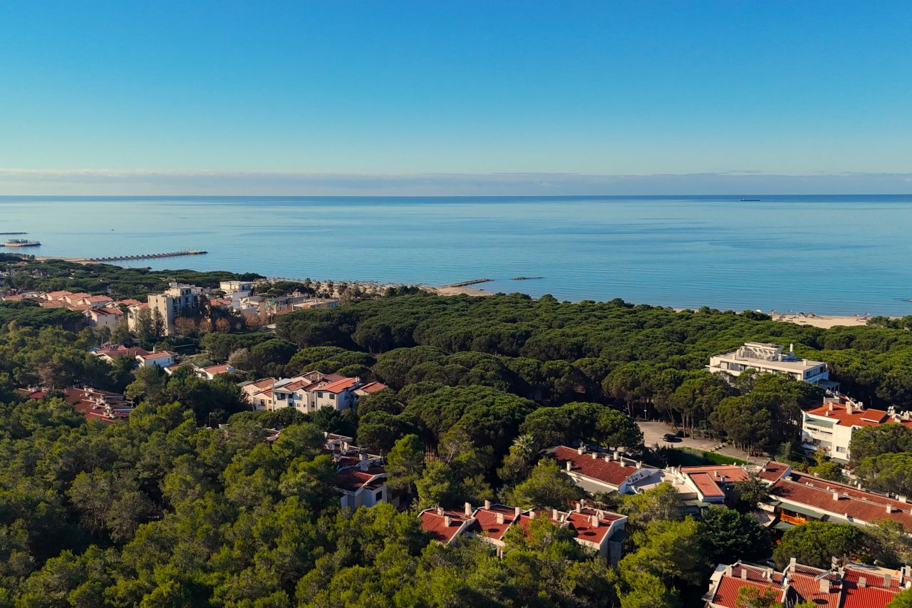 Lakás Eladó Qerret Durres Albániában, Jó Környéken, A Strand Közelében