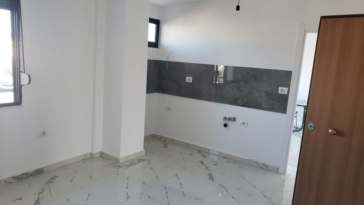 Eladó Egy Hálószobás Lakás Tengerre Néző Kilátással Golem Durres-ben Albániában