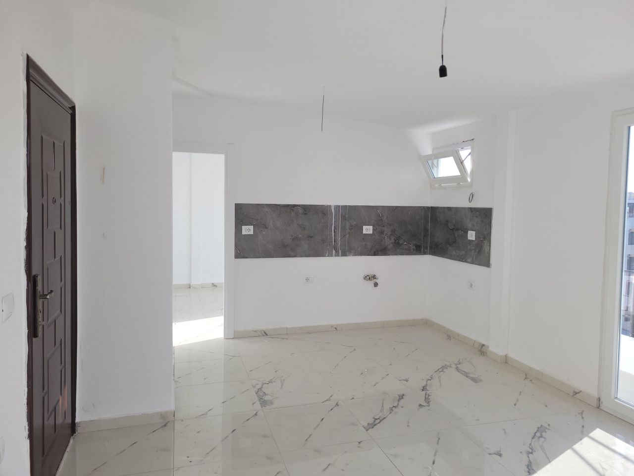 Zwei-Zimmer-Wohnung Zum Verkauf Mit Meerblick In Golem Durres Albanien