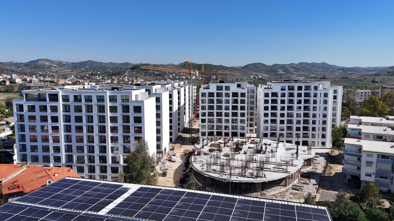 12 Golem, Durres 2504