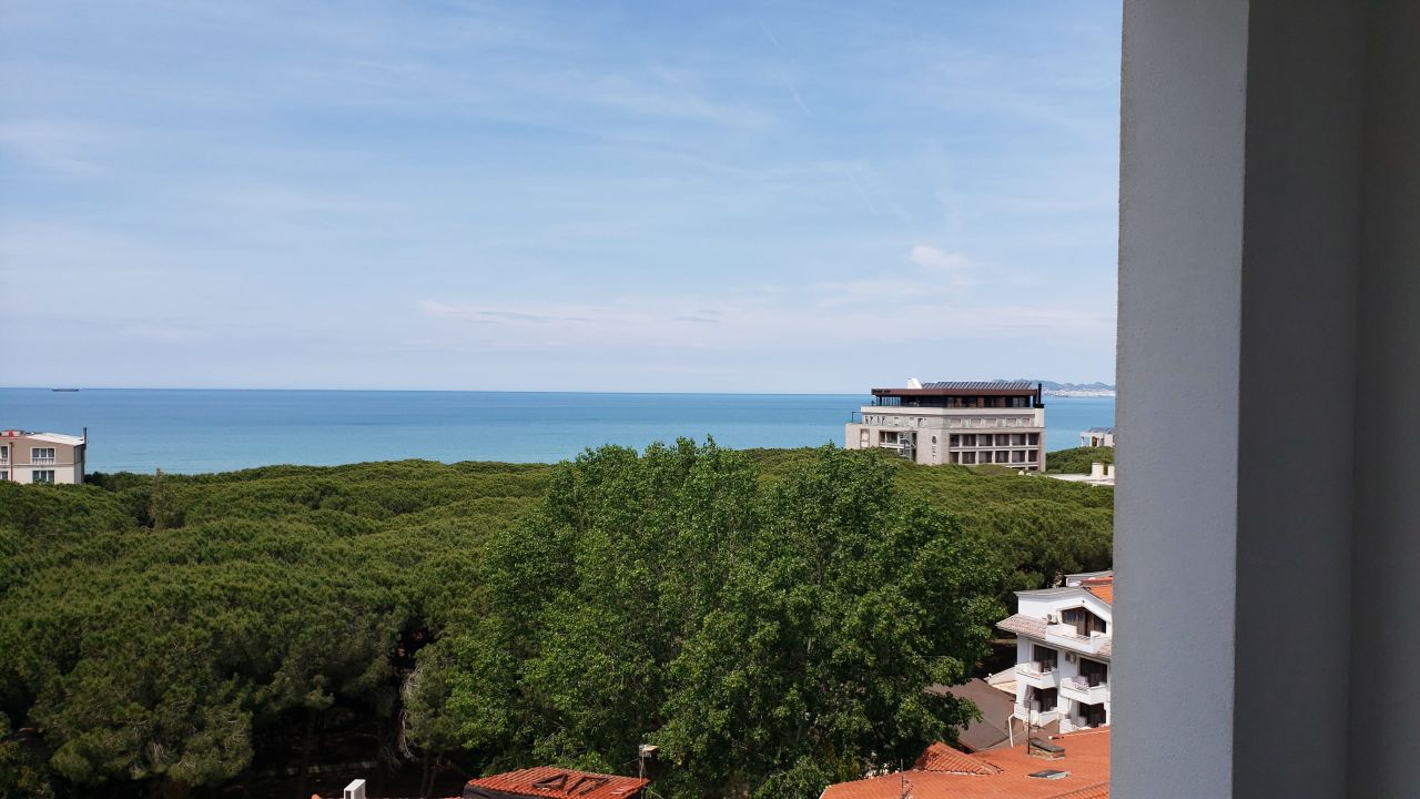 Квартира на продажу в Големе, Дуррес, Албания, расположена в отличном месте, всего в нескольких метрах от моря
