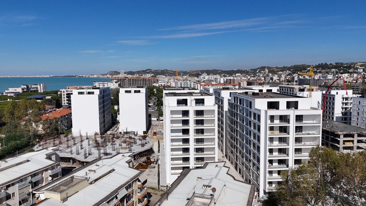 28 Golem, Durres 2504