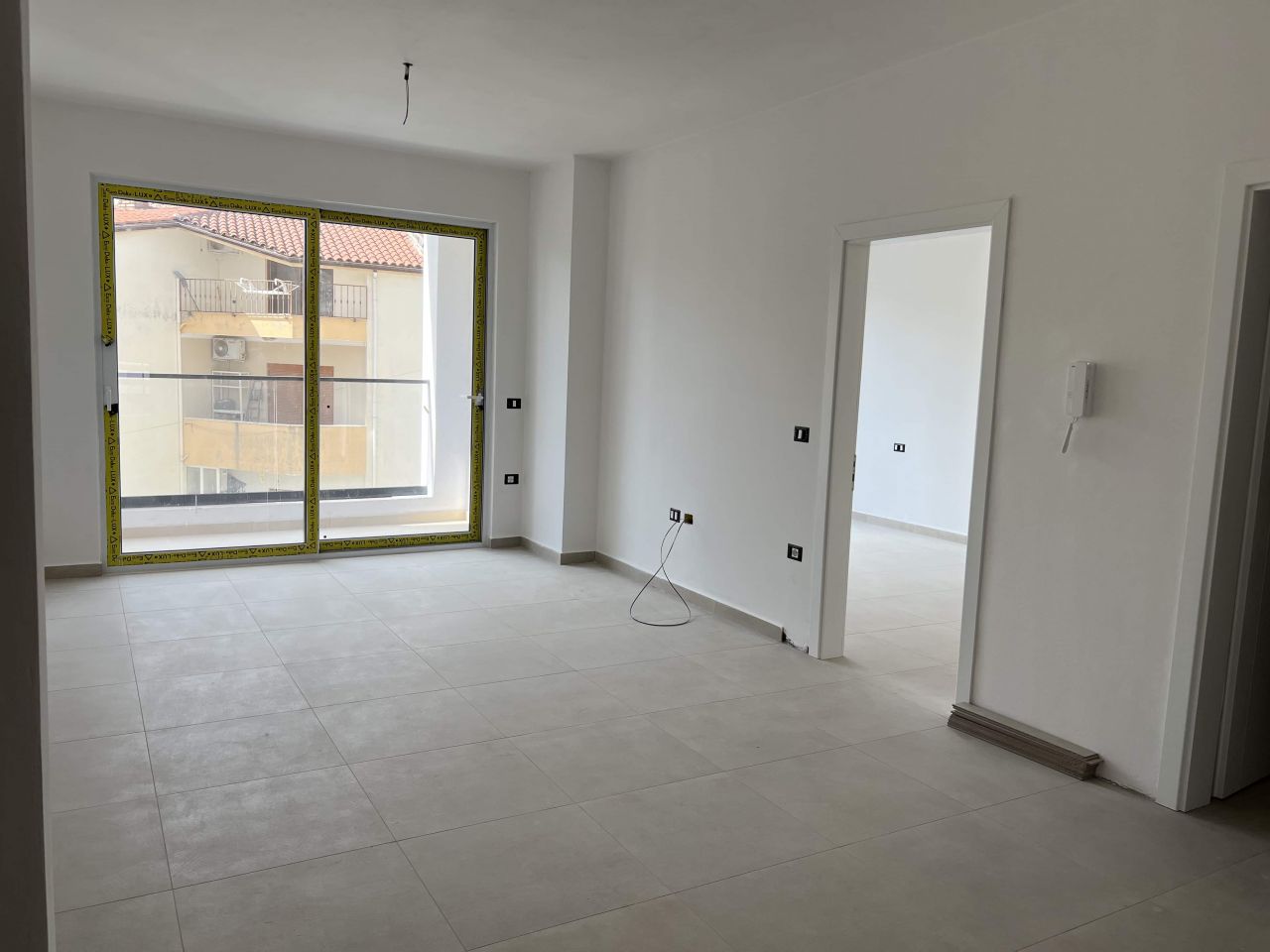 Apartamente te Reja Ne Nje Objekt Ne Ndertim Per Shitje Ne Golem Vetem Pak Metra Nga Deti 