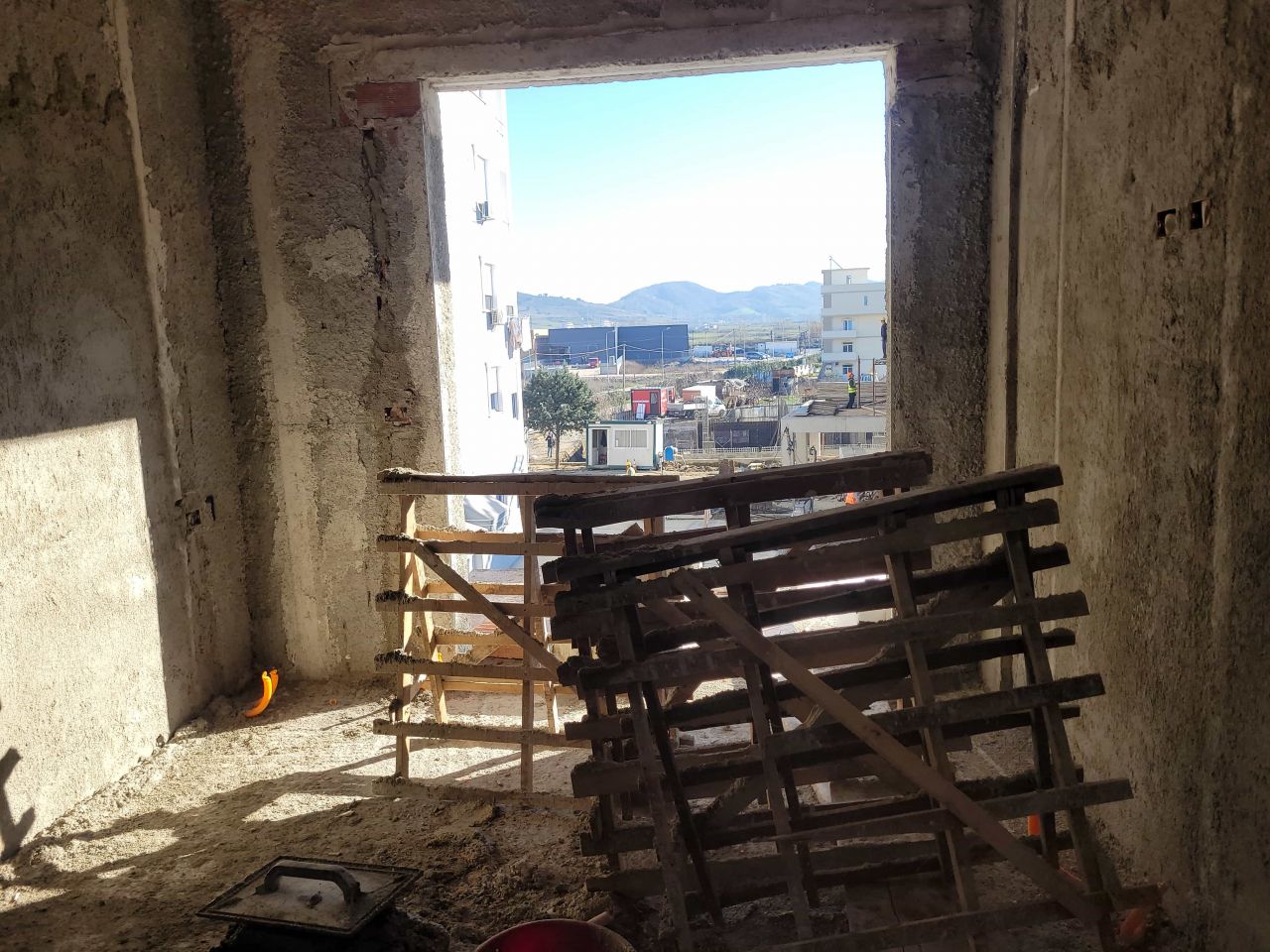Neue Wohnungen Zum Verkauf In Golem Durres Albanien. Gebäude Im Bau
