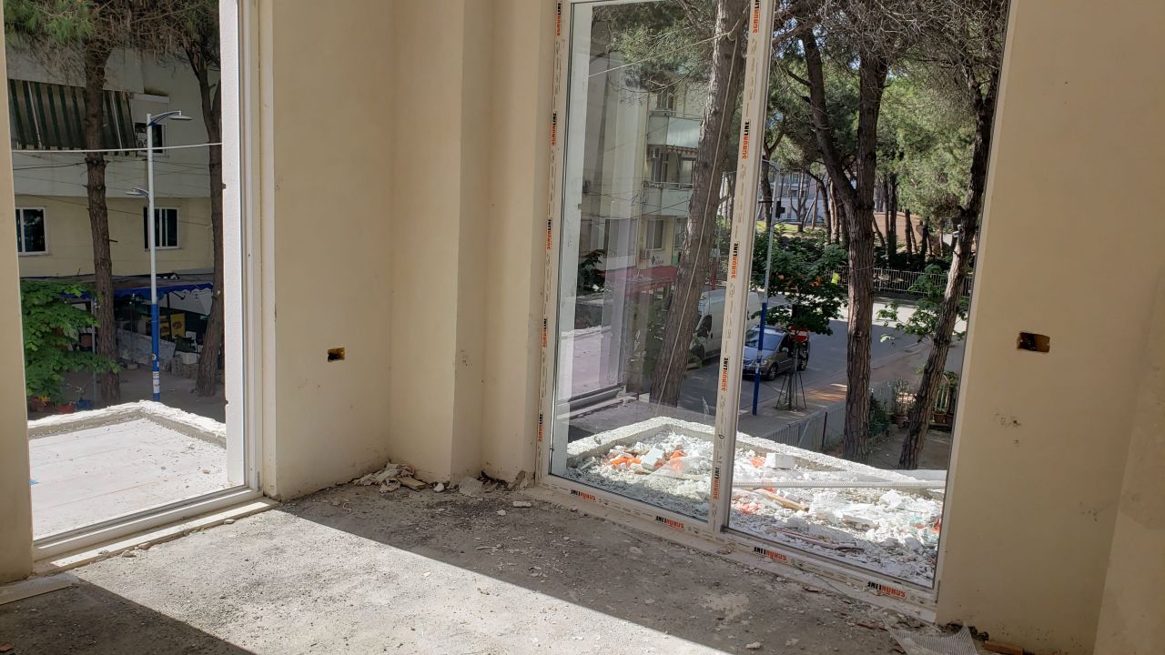 Új Ingatlanok Eladók Epítés Alatt A Tenger Előtt Golem Durres-Ben Albániában