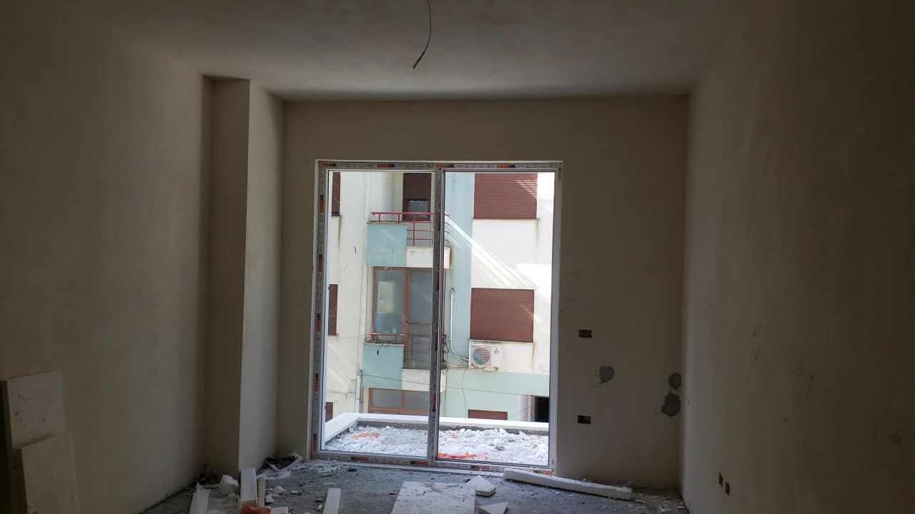 Új Lakások Kilátással A Tengerre Epítés Alatt Golem Durres-Ben Albániában